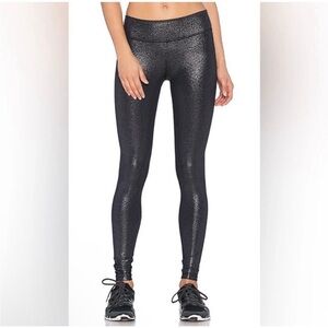 Beyond Yoga Black Metallic Mid Rise 26in Leggings S